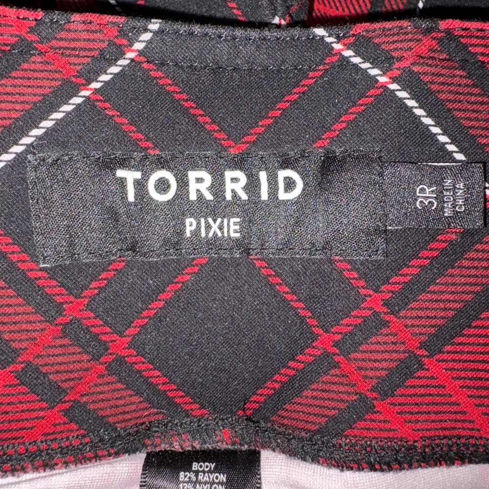 Torrid Size 3R Red, Black, White Premium Ponte Stretch Pull-On Pixie Pants - Picture 6 of 14